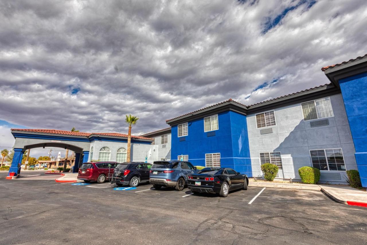 The Azure Hotel Mesa Exterior photo