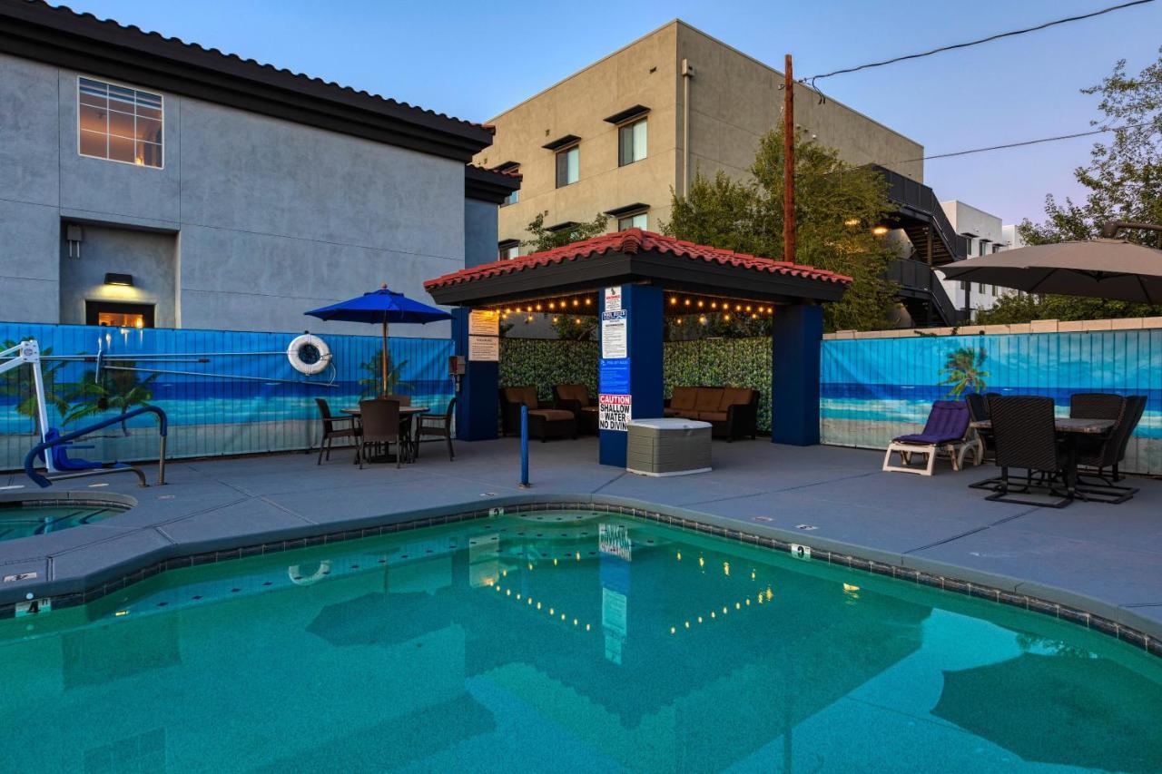 The Azure Hotel Mesa Exterior photo
